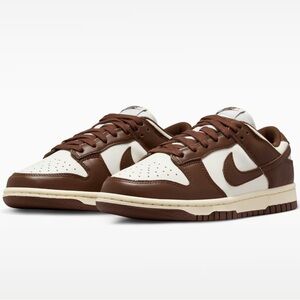 Nike Women’s Dunk Low Sneakers size 6